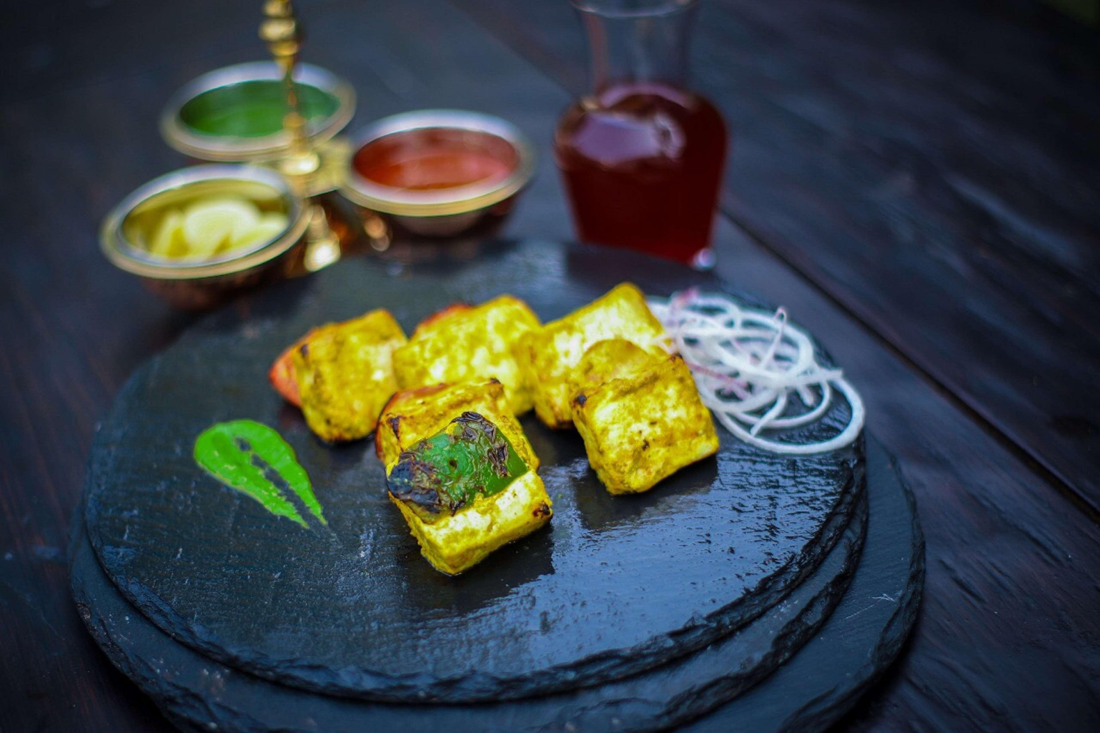 Hilton Mumbai International Airport Hotel Exterior photo Paneer tikka