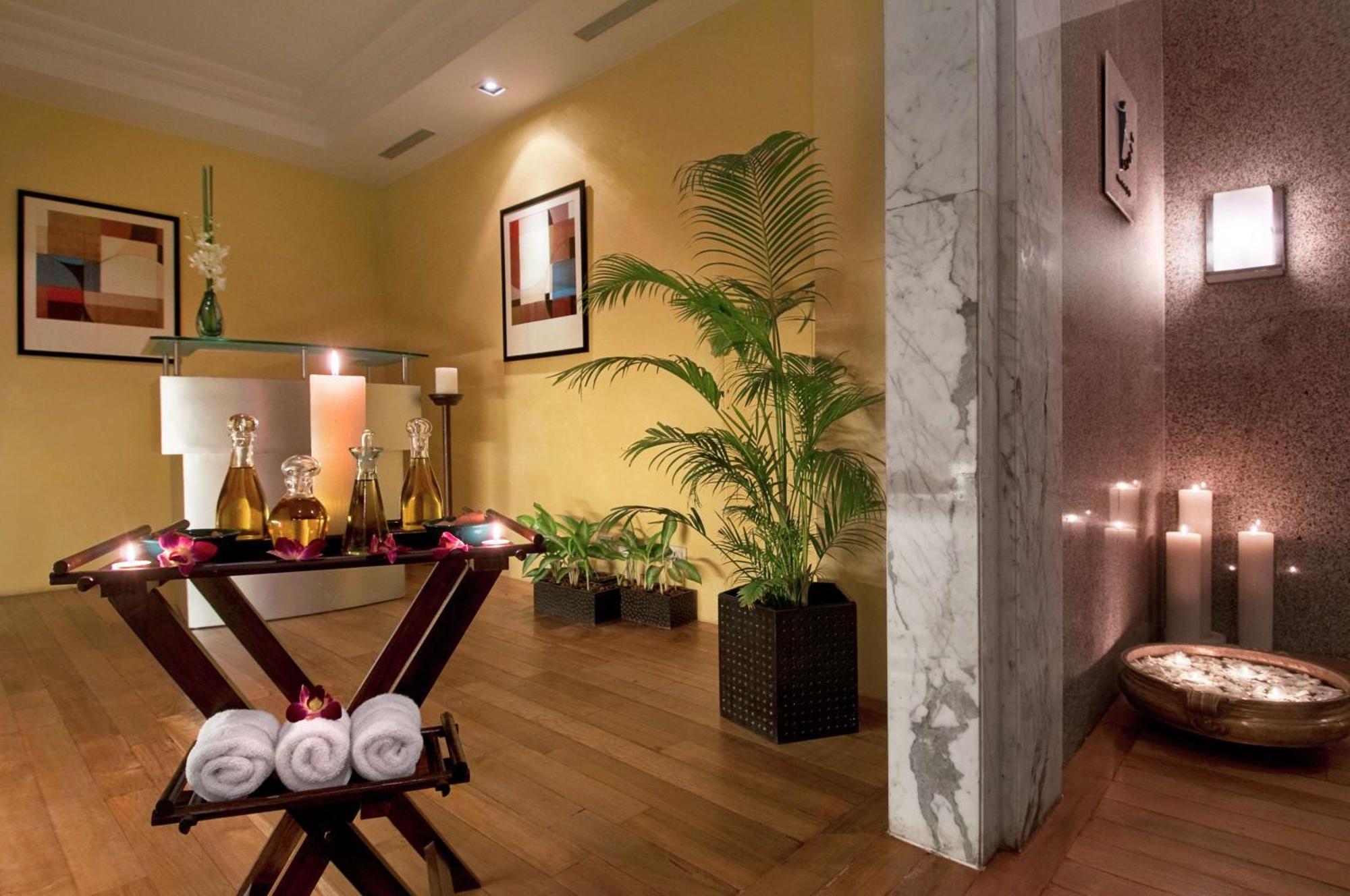 Hilton Mumbai International Airport Hotel Exterior photo Spa at the Taj Mahal Palace, Mumbai