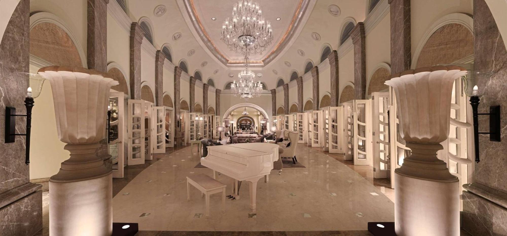 Hilton Mumbai International Airport Hotel Exterior photo The lobby of the hotel